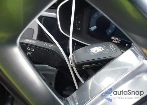 2021 Audi Q3 Premium 40 Tfsi Quattro Tiptronic z USA, uszkodzony, nr VIN WA1AUCF34M1070834